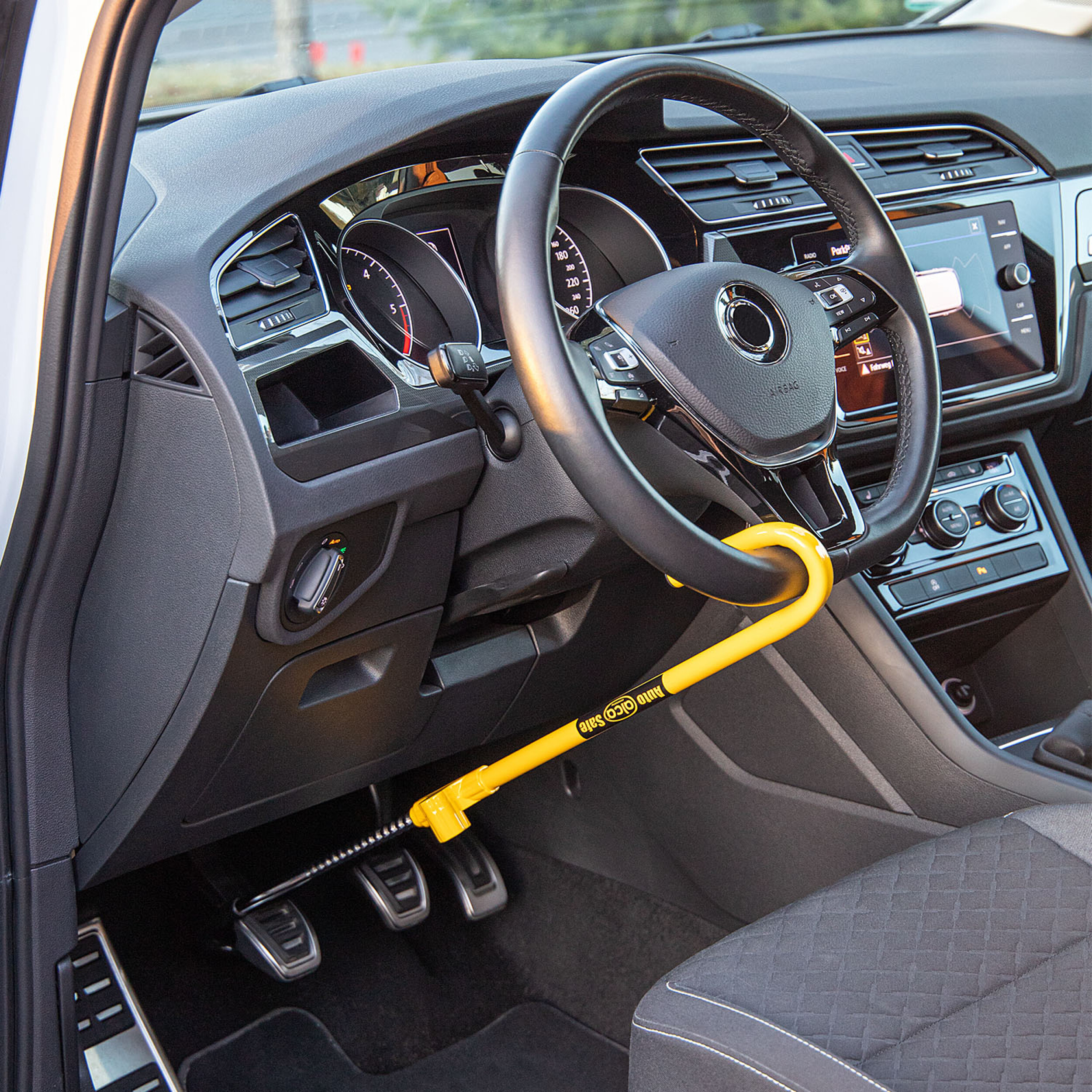 Lenkrad-Pedal-Sperre | alca® AutoSafe Pedal Blocker